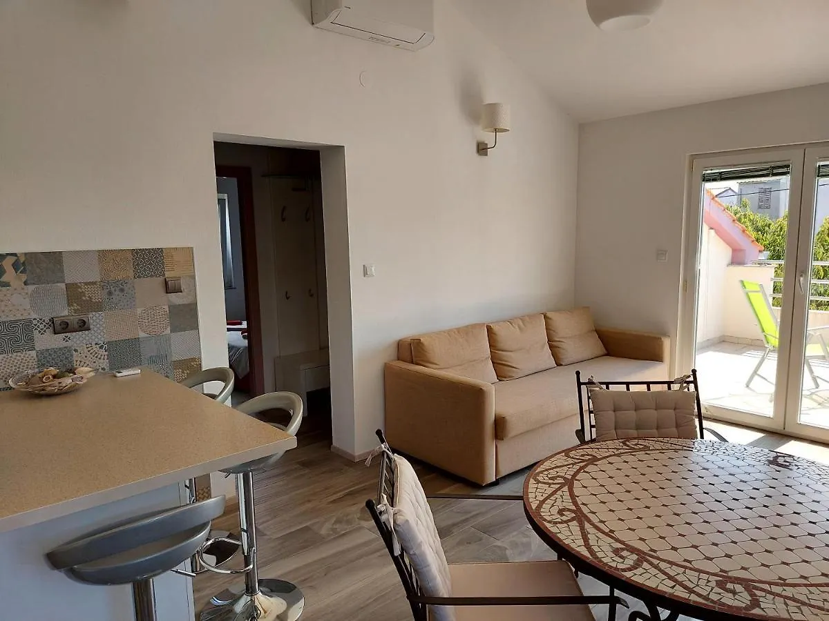 Tome Apartment Rab Town
